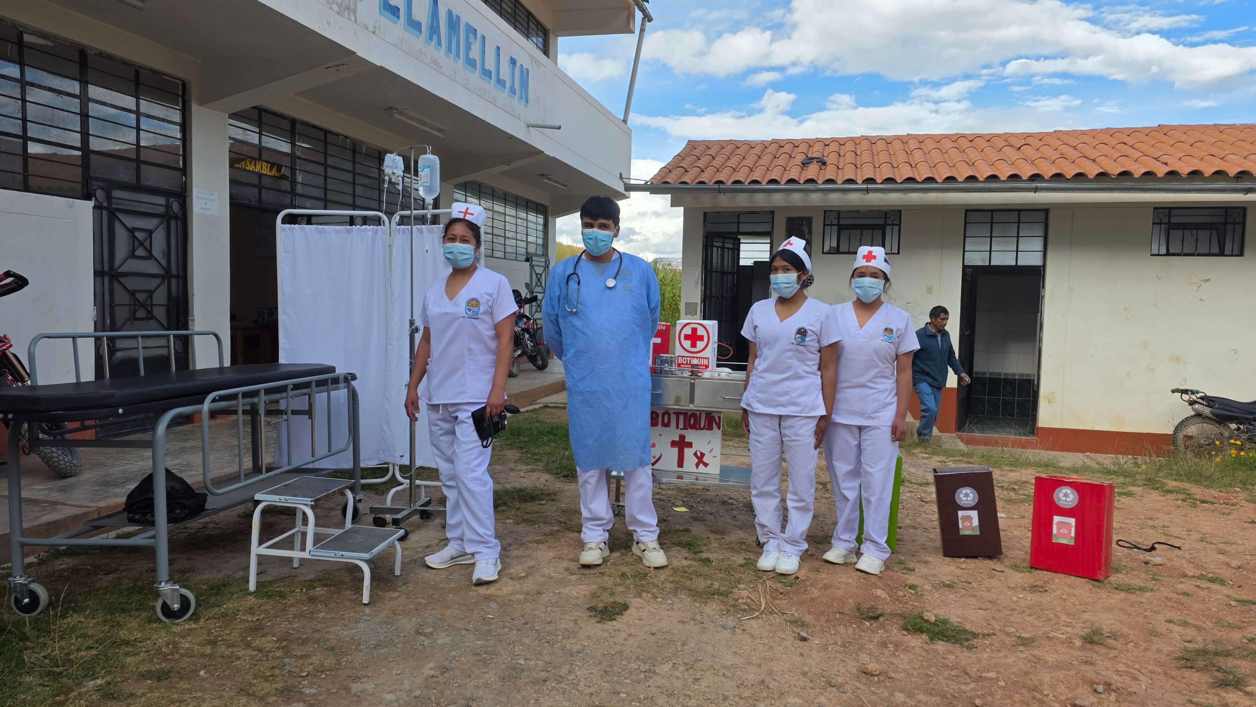 Comunidad educativa del IESTP Llamellín durante el Simulacro Nacional Multipeligro 2026